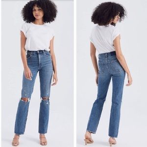 A&F The 90's Straight Ultra High Rise